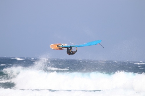 Wave windsurfing 35 knots of wind El Cabezo El Medano 28-09-2021